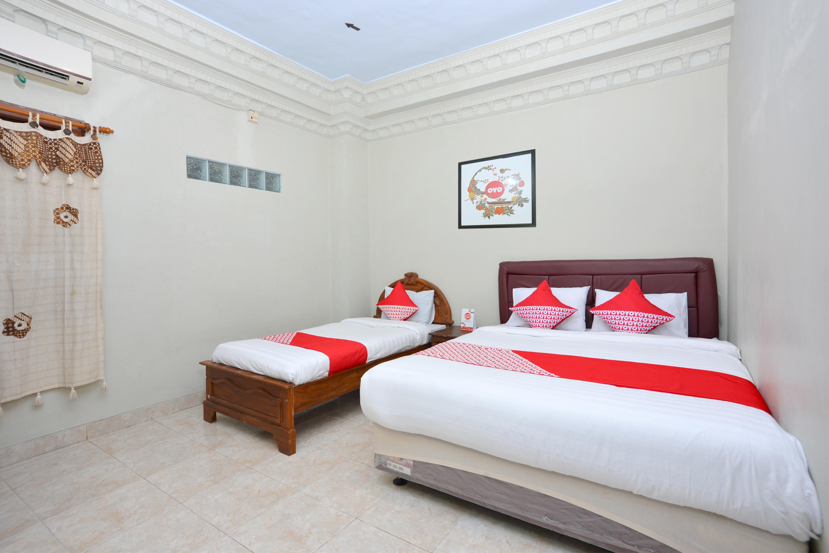 Oyo 586 Hotel Wijaya Kalasan Exterior photo